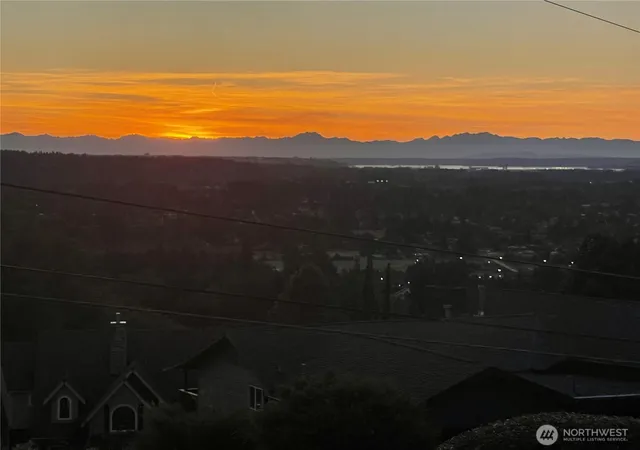 Photo 3 of Single family home for sale at 2025 5th Street Se, Puyallup, WA 98372 | MLS# NWM2547909 | Listing updated on 2026-10-26