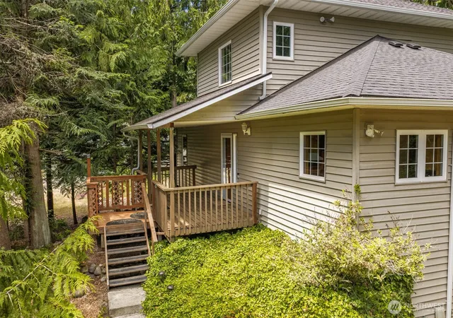 Photo 2 of Single family home for sale at 102 New Hvn Ln, Port Angeles, WA 98362 | MLS# NWM2547945 | Listing updated on 2026-09-22