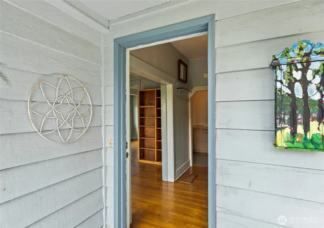 Photo 3 of Single family home for sale at 2902 S Jackson St, Seattle, WA 98144 | MLS# NWM2547949 | Listing updated on 2026-10-02