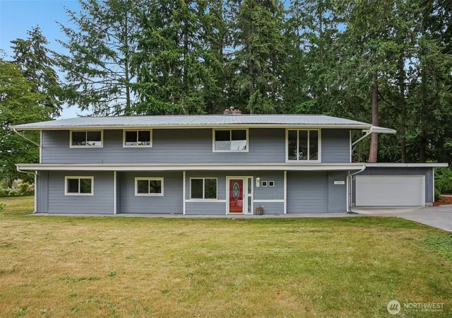 Photo 2 of Sale Pending at 711 Galloway St, Steilacoom, WA 98388 | MLS# NWM2547950 | Listing updated on 2026-09-21
