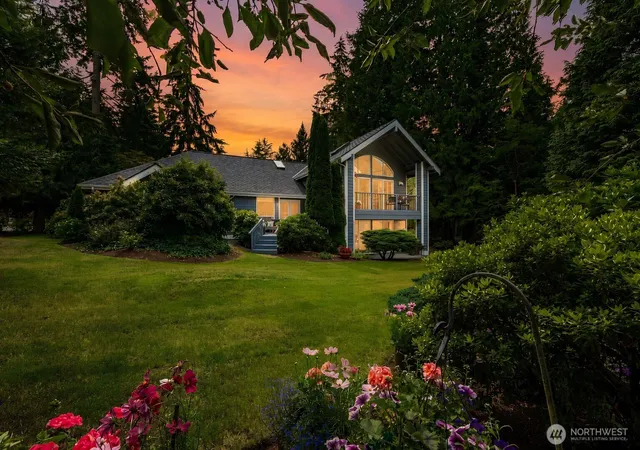Photo 2 of Single family home for sale at 8850 Bald Eagle Dr, Blaine, WA 98230 | MLS# NWM2547974 | Listing updated on 2026-09-22