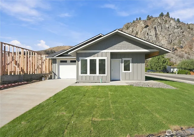 Photo 1 of Single family home for sale at 14898 Red Delicious St, Entiat, WA 98822 | MLS# NWM2547978 | Listing updated on 2026-09-28