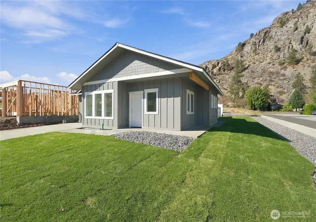 Photo 3 of Single family home for sale at 14898 Red Delicious St, Entiat, WA 98822 | MLS# NWM2547978 | Listing updated on 2026-09-28