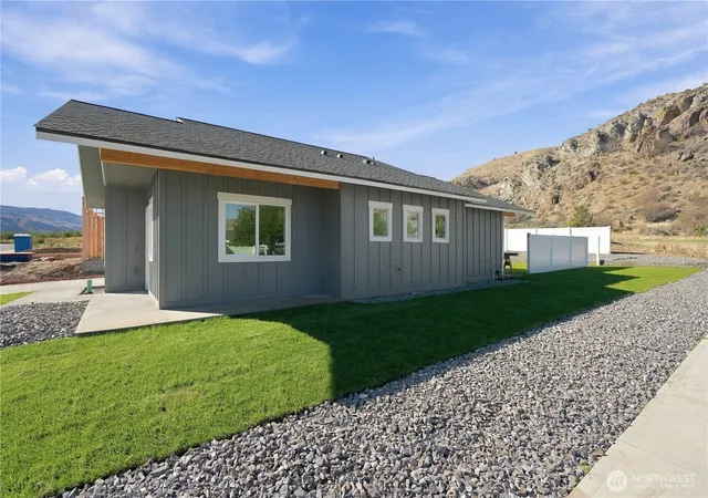 Photo 3 of Single family home for sale at 14898 Red Delicious St, Entiat, WA 98822 | MLS# NWM2547978 | Listing updated on 2026-09-28