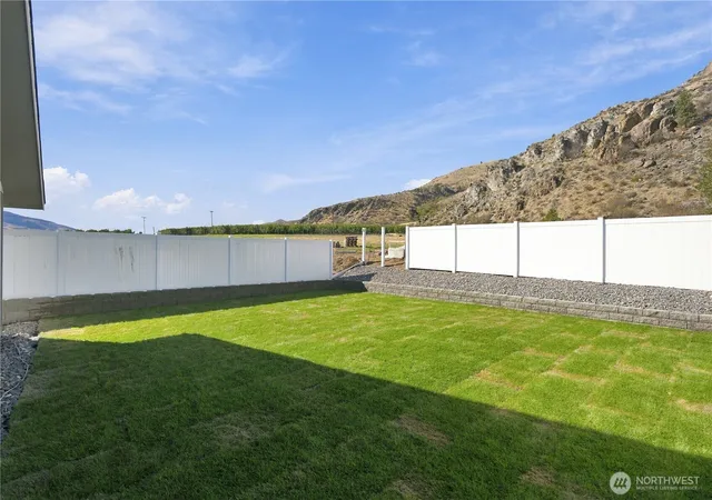 Photo 4 of Single family home for sale at 14898 Red Delicious St, Entiat, WA 98822 | MLS# NWM2547978 | Listing updated on 2026-09-28