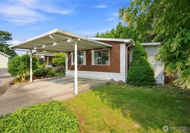 Manufactured home for sale at 1510 Maple Ln #34, Kent, WA 98030 | MLS# NWM2547979