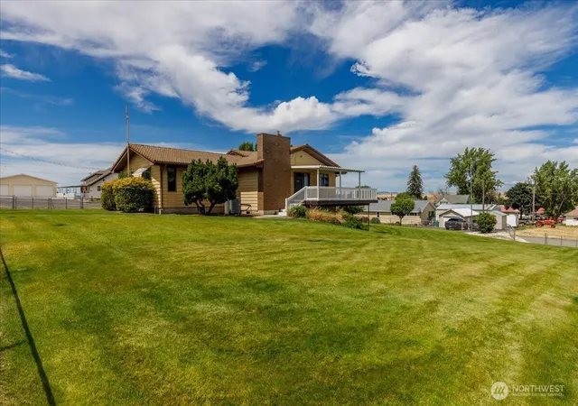 Photo 3 of Single family home for sale at 607 Brace Se, Wilbur, WA 99185 | MLS# NWM2548012 | Listing updated on 2026-09-22