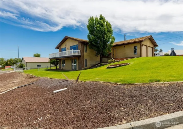 Photo 3 of Single family home for sale at 607 Brace SE, Wilbur, WA 99185 | MLS# NWM2548012 | Listing updated on 2026-09-22