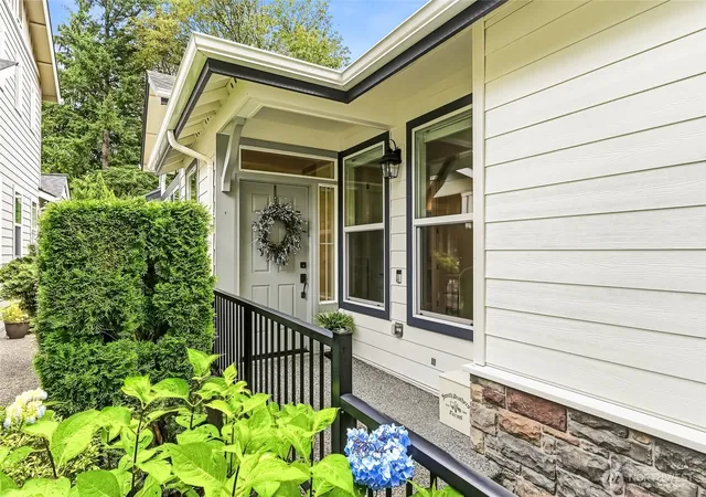 Photo 2 of Sale Pending at 12018 Big Leaf Way Ne, Redmond, WA 98053 | MLS# NWM2548014 | Listing updated on 2026-09-25