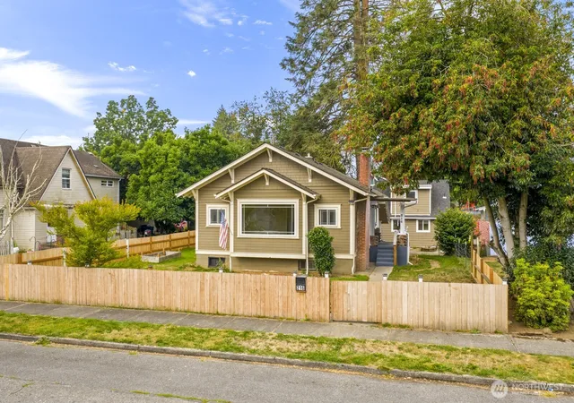 Photo 2 of Single family home for sale at 216 S Blakely St, Monroe, WA 98272 | MLS# NWM2548092 | Listing updated on 2026-09-22