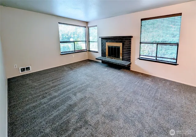 Photo 2 of Multi family home for sale at 1627 Ne 199th Place, Shoreline, WA 98155 | MLS# NWM2548098 | Listing updated on 2026-09-22