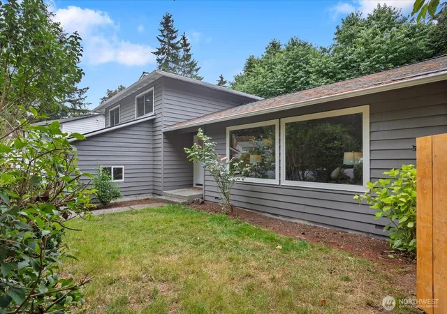 Photo 3 of Sale Pending at 2620 170th Street Se, Bothell, WA 98012 | MLS# NWM2548103 | Listing updated on 2026-09-20