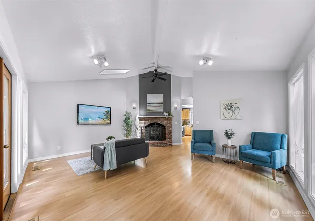 Photo 4 of Single family home for sale at 400 Sudden Valley Dr, Bellingham, WA 98229 | MLS# NWM2548105 | Listing updated on 2026-09-22