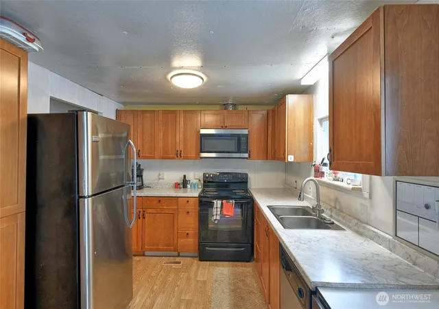 Photo 4 of Manufactured home for sale at 3333 228th Street SE #89, Bothell, WA 98021 | MLS# NWM2548114 | Listing updated on 2026-09-22