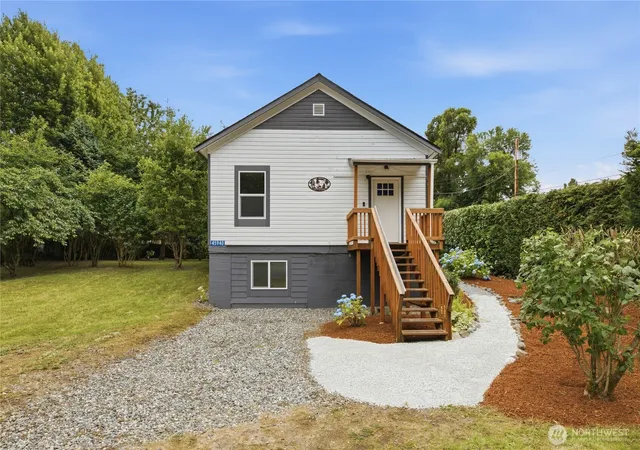 Photo 2 of Single family home for sale at 45940 Albert St, Concrete, WA 98237 | MLS# NWM2548131 | Listing updated on 2026-09-30