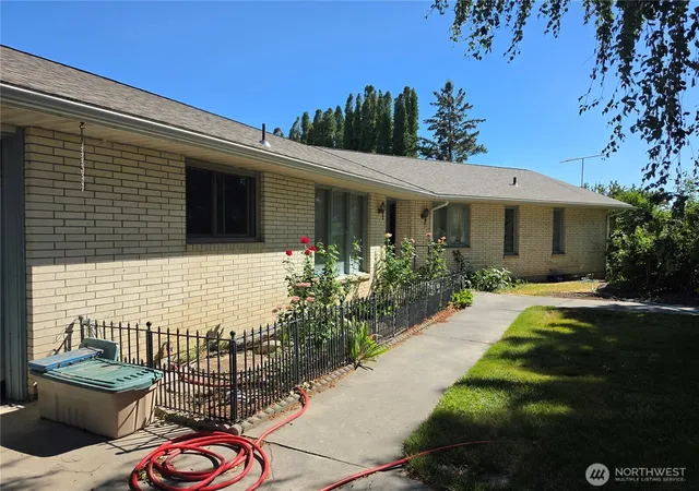Photo 2 of Sale Pending at 20535 Road 6 Se, Warden, WA 98857 | MLS# NWM2548137 | Listing updated on 2026-09-22