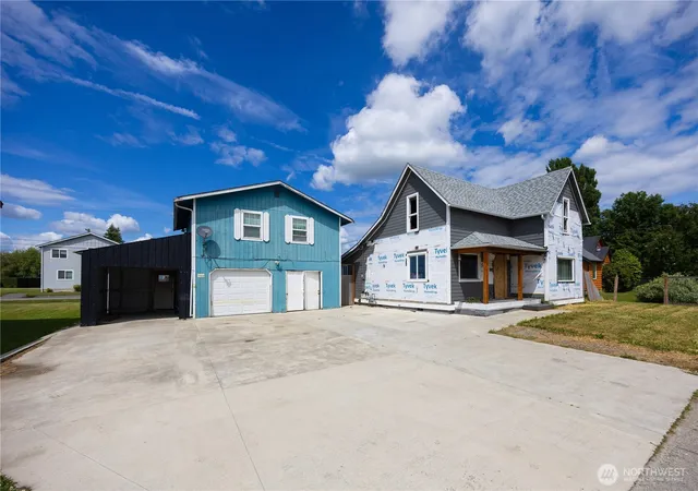 Photo 2 of Single family home for sale at 136 1st Street, Sumas, WA 98295 | MLS# NWM2548138 | Listing updated on 2026-09-22