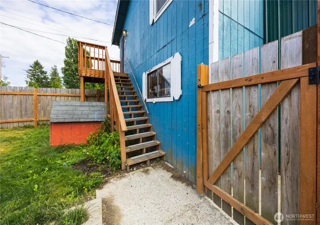 Photo 4 of Single family home for sale at 136 1st Street, Sumas, WA 98295 | MLS# NWM2548138 | Listing updated on 2026-09-22