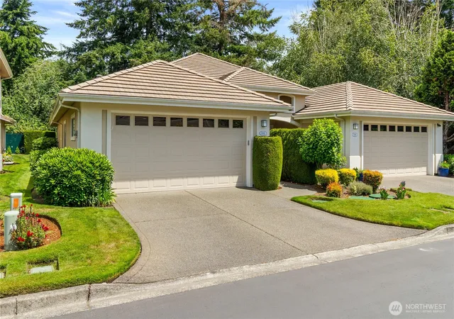 Photo 2 of Townhouse for sale at 7002 Fairway Ln Se, Olympia, WA 98501 | MLS# NWM2548146 | Listing updated on 2026-09-18