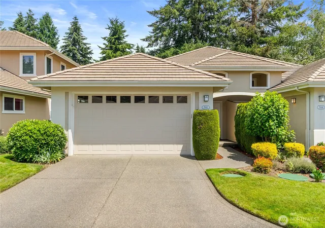 Photo 3 of Townhouse for sale at 7002 Fairway Ln Se, Olympia, WA 98501 | MLS# NWM2548146 | Listing updated on 2026-09-18
