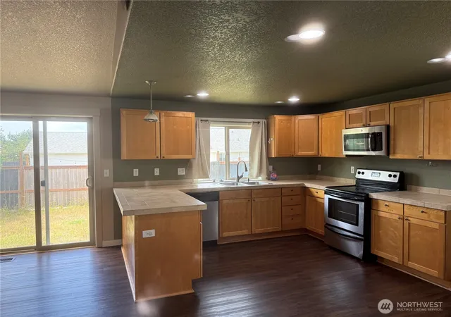 Photo 4 of Single family home for sale at 32305 I St, Ocean Park, WA 98640 | MLS# NWM2548149 | Listing updated on 2026-09-22