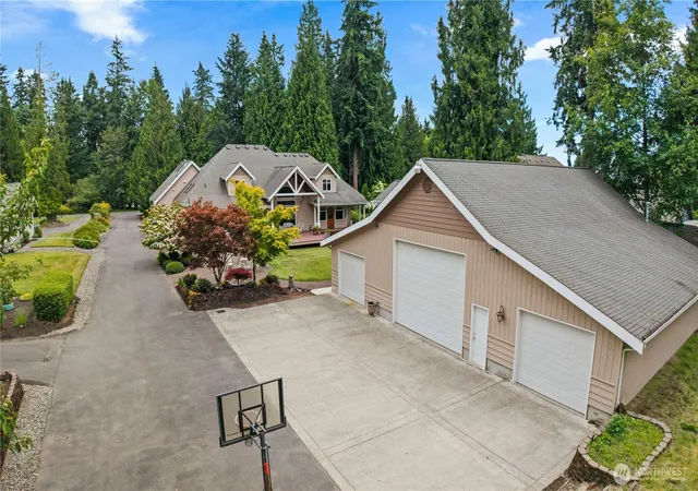 Photo 2 of Single family home for sale at 2110 43rd Street Se, Puyallup, WA 98372 | MLS# NWM2548152 | Listing updated on 2026-09-30