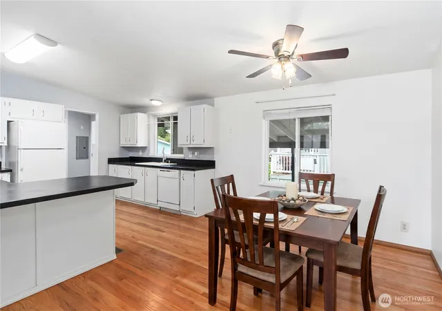 Photo 1 of Manufactured home for sale at 600 Ne Saturn Ln, Bremerton, WA 98311 | MLS# NWM2548186 | Listing updated on 2026-09-27