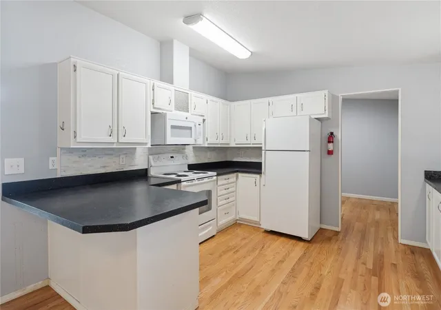 Photo 2 of Manufactured home for sale at 600 Ne Saturn Ln, Bremerton, WA 98311 | MLS# NWM2548186 | Listing updated on 2026-09-27