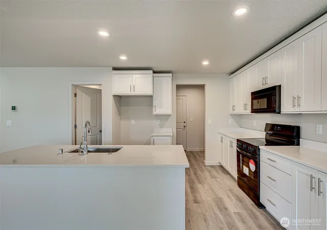 Photo 4 of Single family home for sale at 2002 Henderson Way, Longview, WA 98632 | MLS# NWM2548198 | Listing updated on 2026-09-28