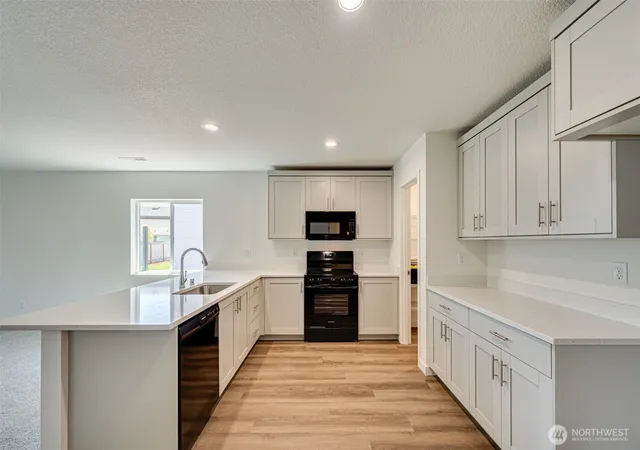 Photo 4 of Single family home for sale at 2008 Henderson Way, Longview, WA 98632 | MLS# NWM2548200 | Listing updated on 2026-09-28