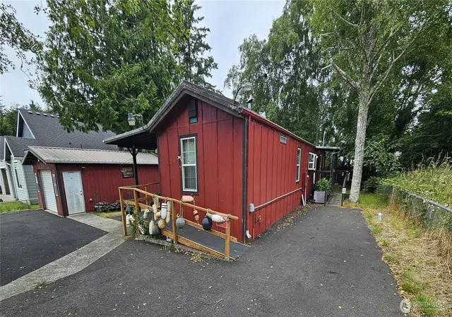 Photo 2 of Manufactured home for sale at 2707 240th Place, Ocean Park, WA 98640 | MLS# NWM2548218 | Listing updated on 2026-09-22