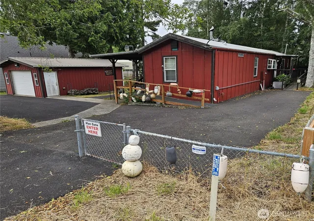 Photo 3 of Manufactured home for sale at 2707 240th Place, Ocean Park, WA 98640 | MLS# NWM2548218 | Listing updated on 2026-09-22