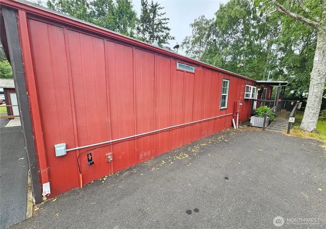 Photo 4 of Manufactured home for sale at 2707 240th Place, Ocean Park, WA 98640 | MLS# NWM2548218 | Listing updated on 2026-09-22