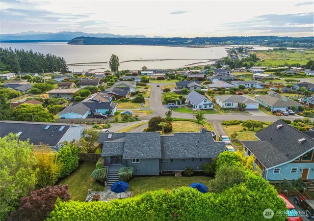 Photo 2 of Sale Pending at 6179 Blue Hvn Way, Clinton, WA 98236 | MLS# NWM2548219 | Listing updated on 2026-09-25
