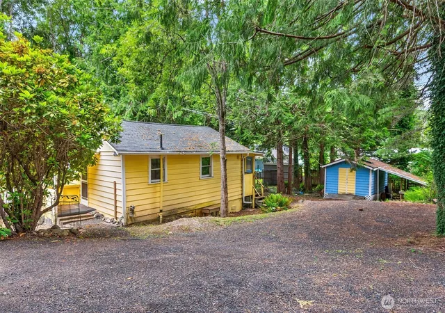 Photo 1 of Single family home for sale at 2528 Westwind Dr Nw, Olympia, WA 98502 | MLS# NWM2548221 | Listing updated on 2026-09-22