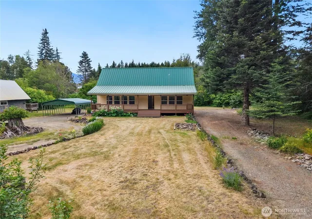 Photo 3 of Single family home for sale at 230 Shady Glen Dr, Easton, WA 98925 | MLS# NWM2548224 | Listing updated on 2026-09-30