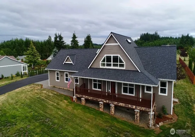 Photo 2 of Single family home for sale at 117 Garrett Loop, Chehalis, WA 98532 | MLS# NWM2548240 | Listing updated on 2026-09-22
