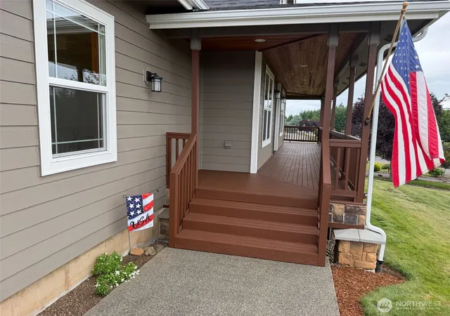 Photo 3 of Single family home for sale at 117 Garrett Loop, Chehalis, WA 98532 | MLS# NWM2548240 | Listing updated on 2026-09-22