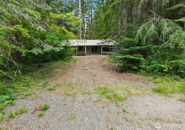 Photo 1 of Manufactured home for sale at 260 Shady Glen Ln, Easton, WA 98925 | MLS# NWM2548242 | Listing updated on 2026-09-30