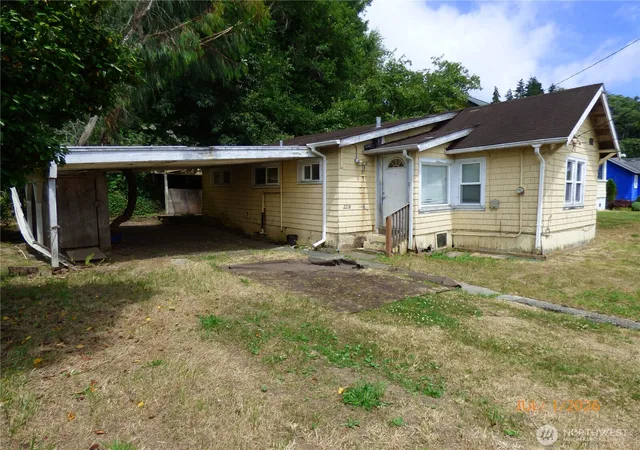 Photo 3 of Single family home for sale at 2218 W 5th Street, Aberdeen, WA 98520 | MLS# NWM2548275 | Listing updated on 2026-09-22