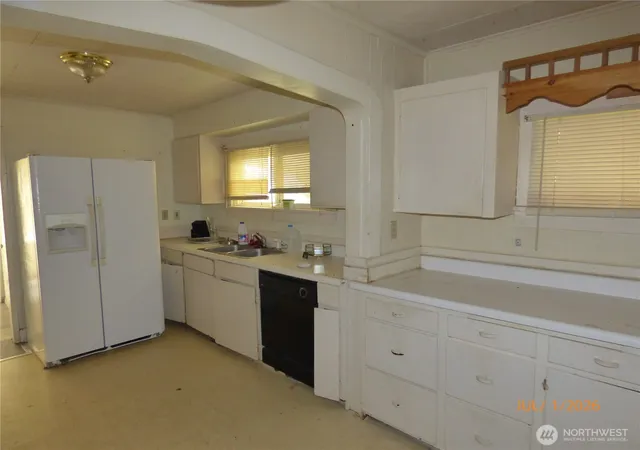 Photo 4 of Single family home for sale at 2218 W 5th Street, Aberdeen, WA 98520 | MLS# NWM2548275 | Listing updated on 2026-09-22