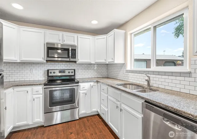 Photo 3 of Single family home for sale at 53 Michael St, Cathlamet, WA 98612 | MLS# NWM2548293 | Listing updated on 2026-09-22