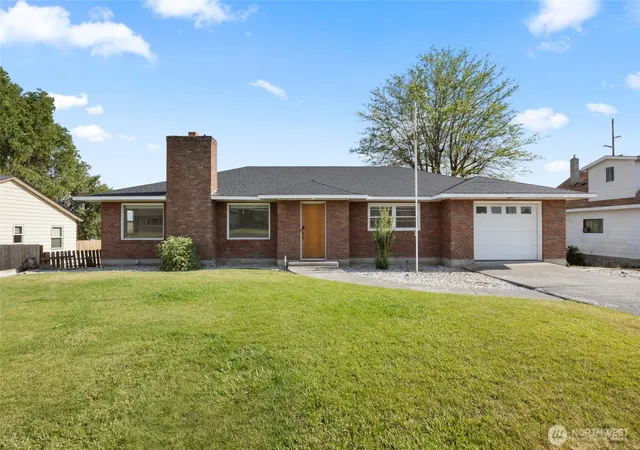 Photo 1 of Single family home for sale at 204 E 6th Street, Lind, WA 99341 | MLS# NWM2548300 | Listing updated on 2026-10-06