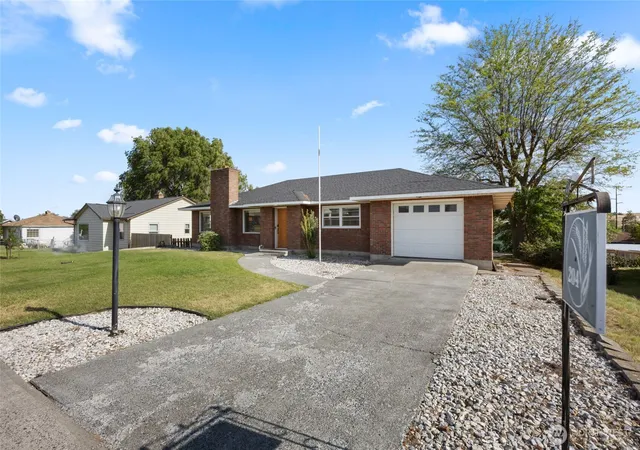 Photo 2 of Single family home for sale at 204 E 6th Street, Lind, WA 99341 | MLS# NWM2548300 | Listing updated on 2026-10-06