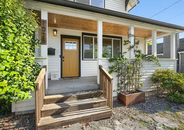 Photo 3 of Single family home for sale at 1025 S Donovan St, Seattle, WA 98108 | MLS# NWM2548322 | Listing updated on 2026-09-28