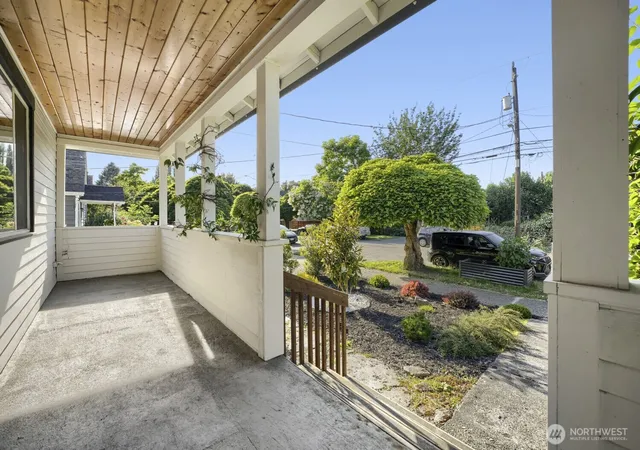 Photo 3 of Single family home for sale at 1025 S Donovan St, Seattle, WA 98108 | MLS# NWM2548322 | Listing updated on 2026-09-28
