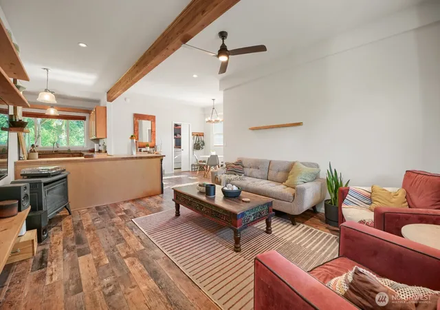 Photo 4 of Single family home for sale at 1025 S Donovan St, Seattle, WA 98108 | MLS# NWM2548322 | Listing updated on 2026-09-28