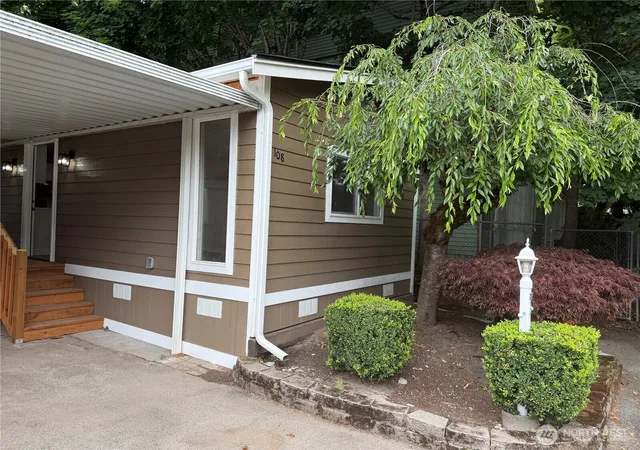 Manufactured home for sale at 7301 NE 175th Street #108, Kenmore, WA 98028 | MLS# NWM2548333