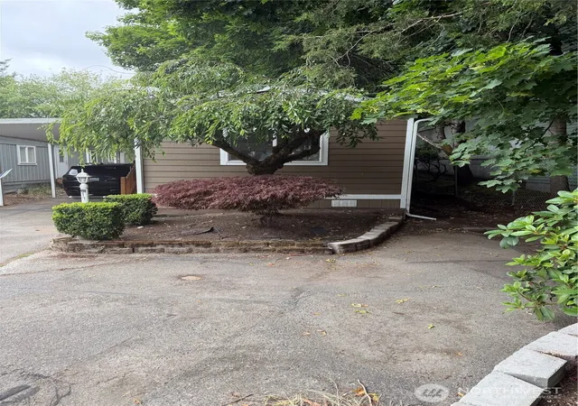 Photo 2 of Manufactured home for sale at 7301 Ne 175th Street #108, Kenmore, WA 98028 | MLS# NWM2548333 | Listing updated on 2026-09-22