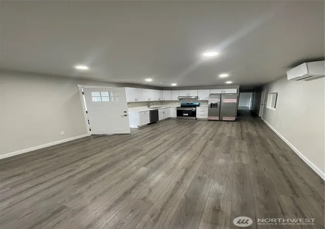 Photo 3 of Manufactured home for sale at 7301 NE 175th Street #108, Kenmore, WA 98028 | MLS# NWM2548333 | Listing updated on 2026-09-22